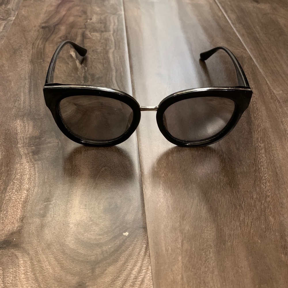 Mirrored sunglasses